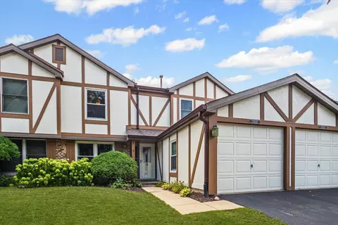 27 W229 Providence Ln, Winfield, IL 60190