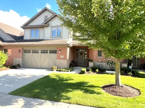 20399 Grosse Point Dr, Frankfort, IL 60423