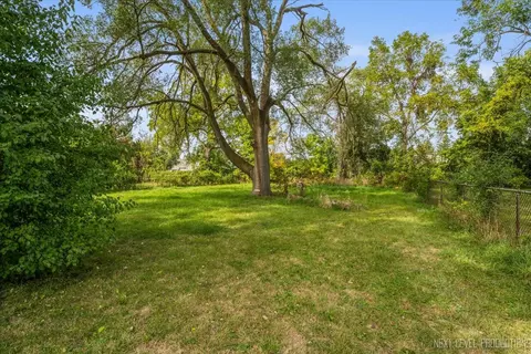 218 Forest Ave, Aurora, IL 60505 photo 25