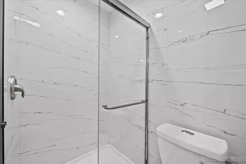 218 Forest Ave, Aurora, IL 60505 photo 3