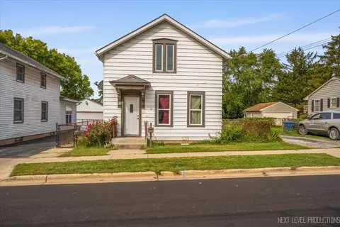 218 Forest Ave, Aurora, IL 60505
