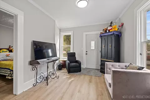 218 Forest Ave, Aurora, IL 60505 photo 5