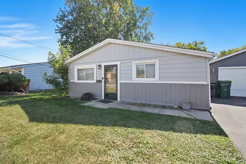 Exterior - 6611 W 83rd St, Burbank, IL 60459 photo 2 of 6