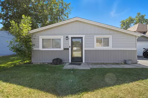6611 W 83rd St, Burbank, IL 60459