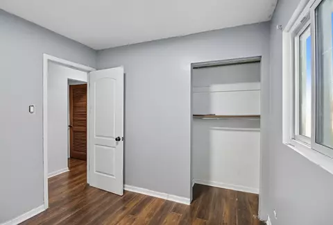 Bedroom - 6611 W 83rd St, Burbank, IL 60459 photo 2 of 5