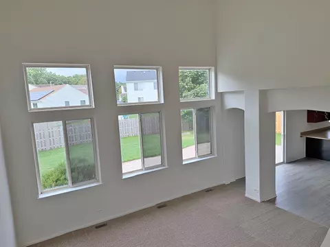 Living - 782 Cameron Dr, Antioch, IL 60002 photo 6 of 7