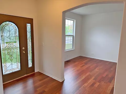 Entry Way - 782 Cameron Dr, Antioch, IL 60002 photo 3 of 5