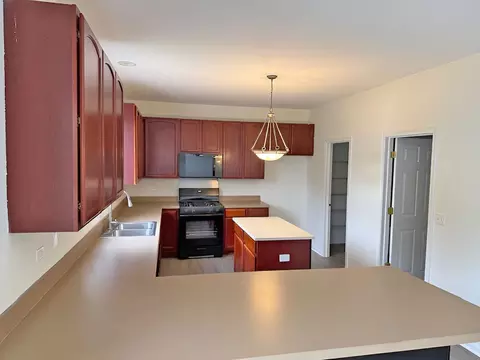 Kitchen - 782 Cameron Dr, Antioch, IL 60002 photo 6 of 6