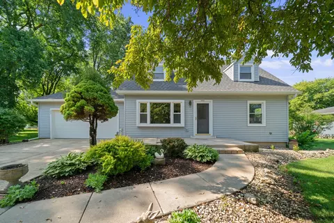 1059 Zelma Rd, Lake Holiday, IL 60548