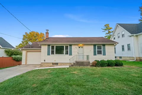 706 S Main St, Yorkville, IL 60560