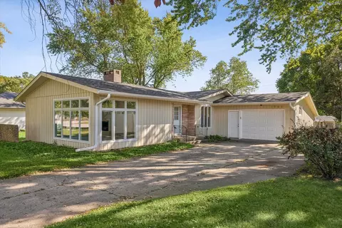 3703 W High St, Mchenry, IL 60050