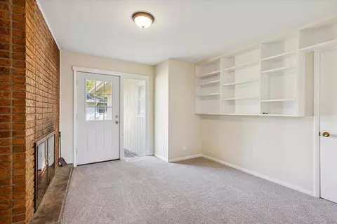 Living - 3703 W High St, Mchenry, IL 60050 photo 4 of 5