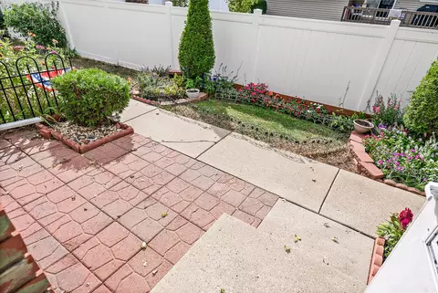 Exterior - 1402 Keller Rd, Normal, IL 61761 photo 2 of 2