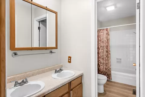 Bath - 1402 Keller Rd, Normal, IL 61761 photo 3 of 4