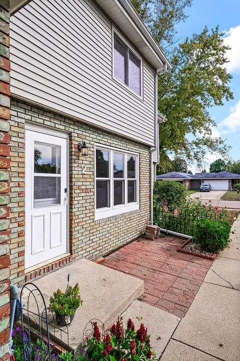 Exterior - 1402 Keller Rd, Normal, IL 61761 photo 1 of 2