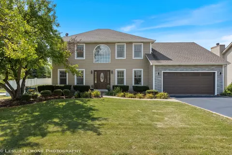 2304 Kentuck Ct, Naperville, IL 60564