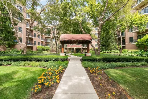 5100 W 96th St #442, Oak Lawn, IL 60453
