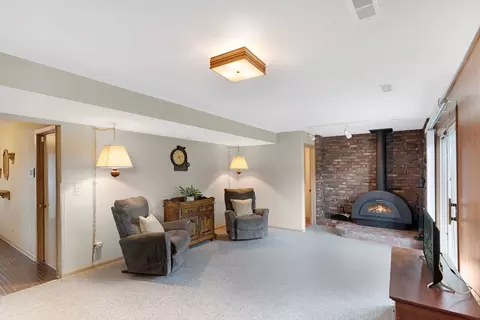Living - 147 Lance Dr, Des Plaines, IL 60016 photo 3 of 5