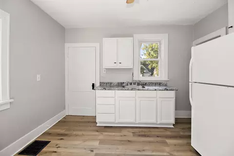 Kitchen - 1179 S 4th Ave, Kankakee, IL 60901 photo 2 of 2