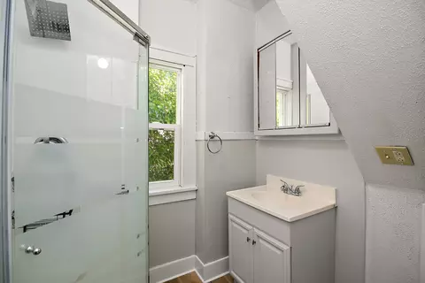 Bath - 1179 S 4th Ave, Kankakee, IL 60901 photo 1 of 2