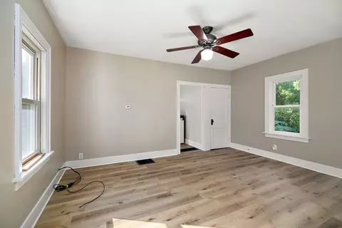 Living - 1179 S 4th Ave, Kankakee, IL 60901 photo 2 of 3
