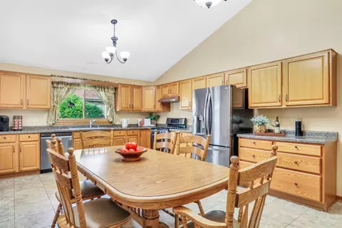 8528 Lorel Ave, Burbank, IL 60459 photo 3