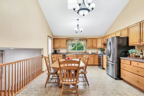 8528 Lorel Ave, Burbank, IL 60459 photo 5