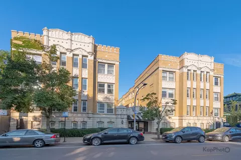 4240 N Clarendon Ave #200S, Chicago, IL 60613