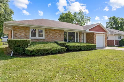 525 Homestead Rd, La Grange Park, IL 60526