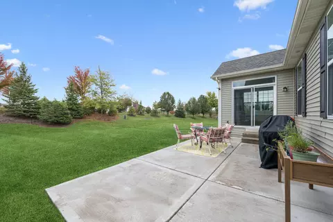 Exterior - 431 Mahogany Dr, Algonquin, IL 60102 photo 2 of 4