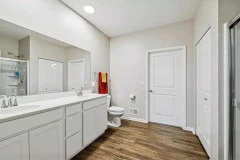Bath - 431 Mahogany Dr, Algonquin, IL 60102 photo 1 of 2