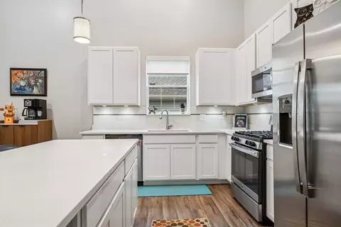 Kitchen - 431 Mahogany Dr, Algonquin, IL 60102 photo 1 of 2