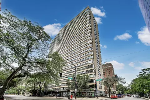 2930 N Sheridan Rd #2111, Chicago, IL 60657