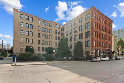 525 N Halsted St #215, Chicago, IL 60642