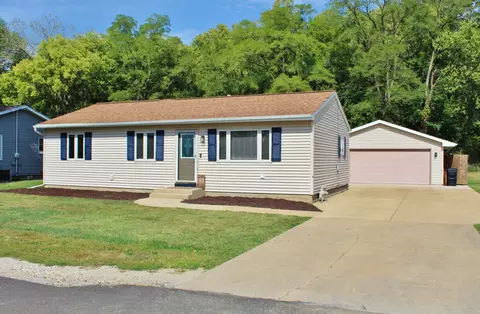 1226 Retz Dr, Ottawa, IL 61350