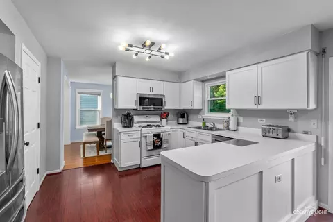 895 Lowell Ln, Naperville, IL 60540 photo 9