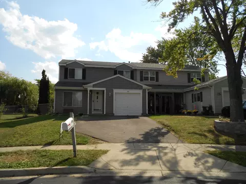 89 Stonefield Dr, Glendale Heights, IL 60139