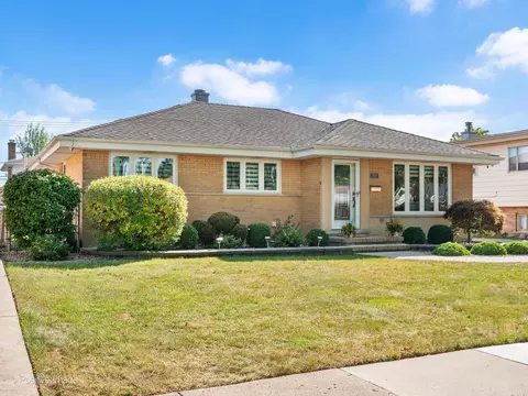 10913 Martindale Dr, Westchester, IL 60154