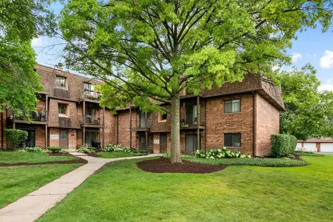 1520 S Fairfield Ave #32C, Lombard, IL 60148