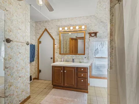 Bath - 310 N 5th St, Capron, IL 61012 photo 2 of 3