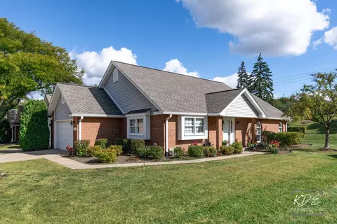 8557 Sandalwood Dr, Darien, IL 60561