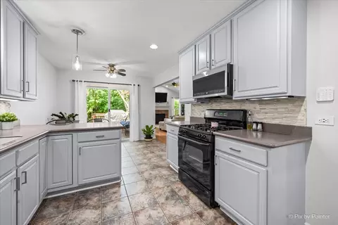 Kitchen - 1306 Dancing Bear Ln, Elgin, IL 60120 photo 2 of 2
