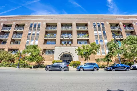 1350 W Fullerton Ave #405, Chicago, IL 60614