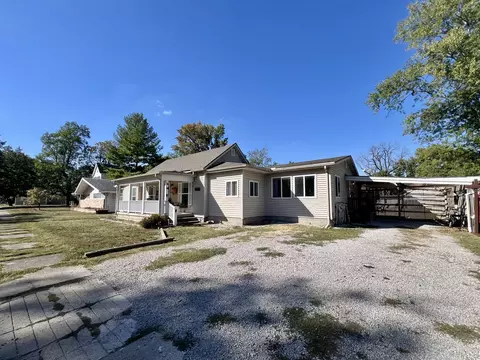 455 E Washington St, Arcola, IL 61910 photo 2