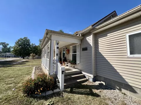 455 E Washington St, Arcola, IL 61910 photo 4