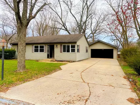 23922 S Cretewood Ln, Crete, IL 60417