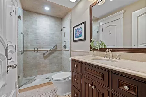 Bath - 121 Hogarth Ln, Glencoe, IL 60022 photo 10 of 10