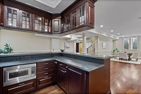 Kitchen - 121 Hogarth Ln, Glencoe, IL 60022 photo 7 of 7