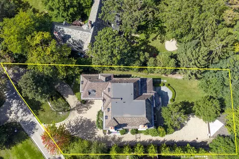 View/Area - 121 Hogarth Ln, Glencoe, IL 60022 photo 5 of 5
