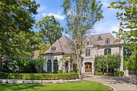 121 Hogarth Ln, Glencoe, IL 60022